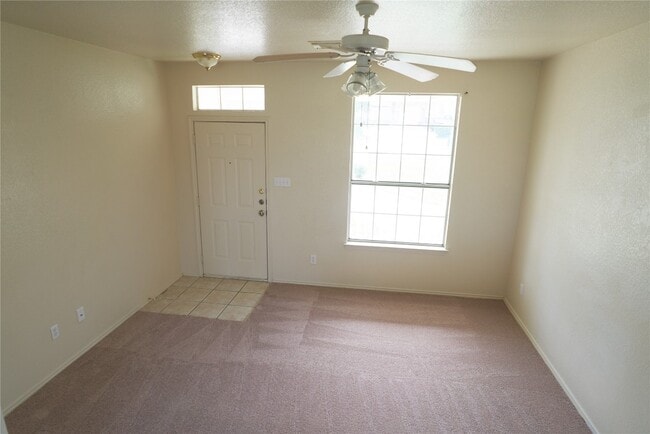 Building Photo - 2818 Southampton Way