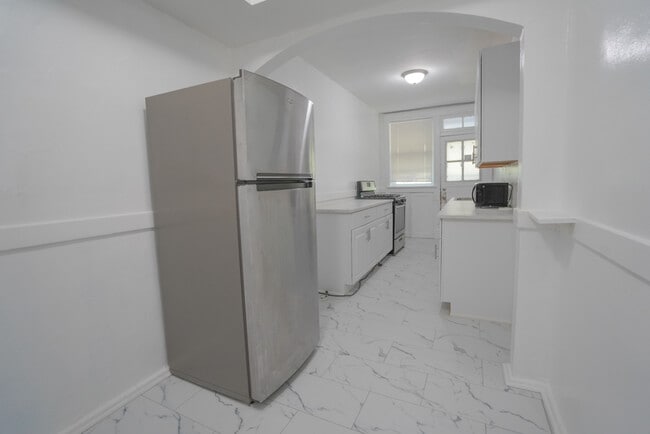 Building Photo - 750 Leland Ave