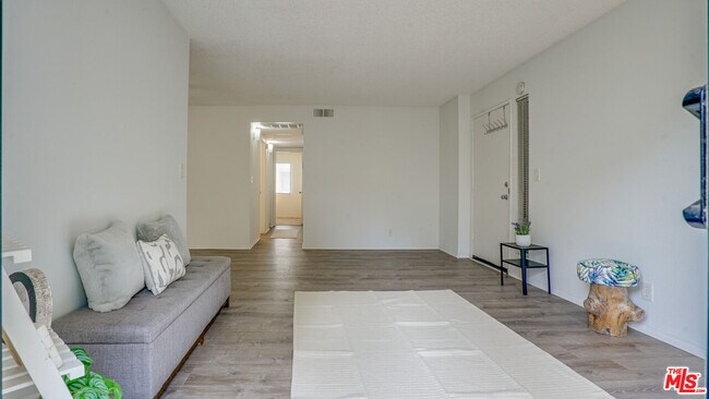 Foto del edificio - 28025 Sarabande Ln