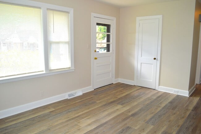 Building Photo - 724 Maupin Ave