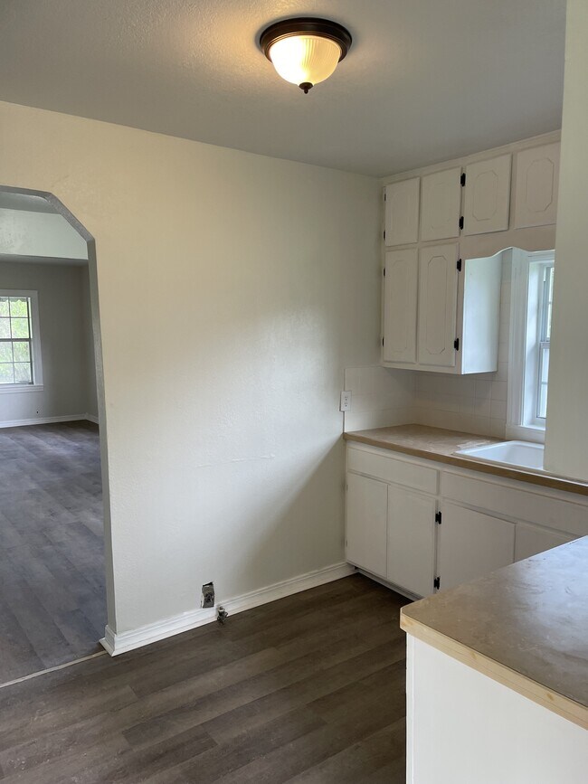 Foto del edificio - 1009 E 6th St