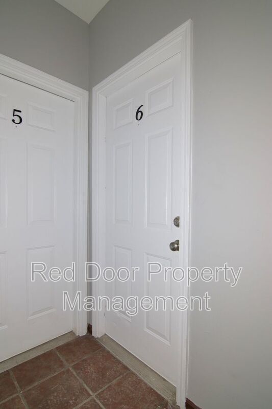 Foto del edificio - 1329 E Market St
