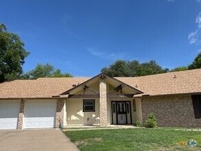 Building Photo - 700 Cedar Oaks Ln