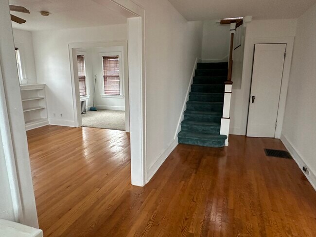 Building Photo - 189 Crary Ave