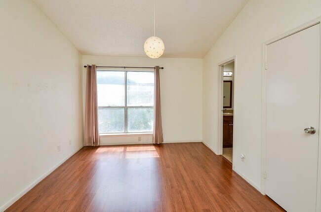 Foto del edificio - 12300 Brookglade Cir