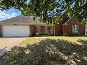 Building Photo - 4267 Ravenwood Park W