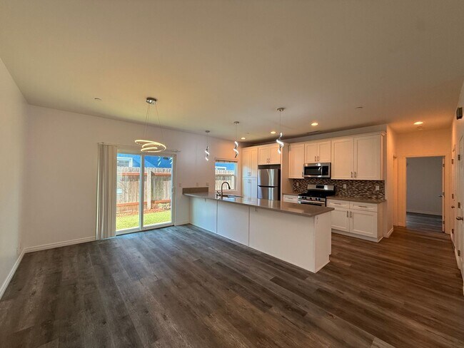 Foto del edificio - Coastal Living in Imperial Beach — Charming Home in a Prime Location!