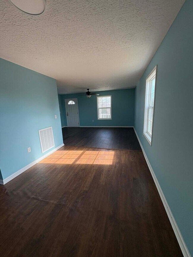 Foto del edificio - 299 Jack Hunt Rd