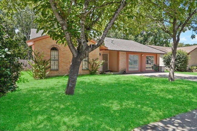 Foto del edificio - 4611 Cedargrove Dr