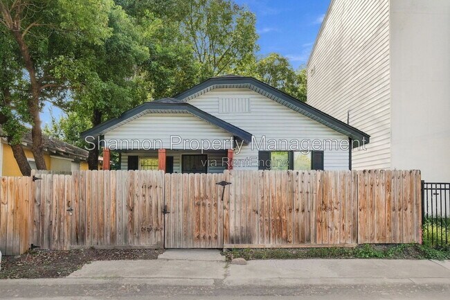 Foto del edificio - 2903 Burkett St.