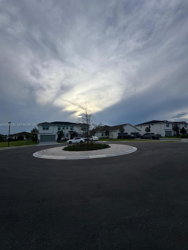 Building Photo - 1654 Hoot Owl Holw