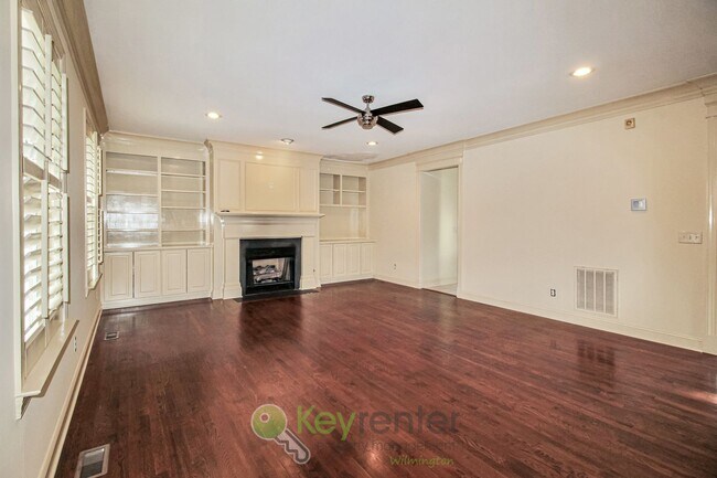Foto del edificio - $750 Off 1st Month's Rent -3 Bdrm/ 3.5 Bath, Home with Garage in Downtown Wilmington