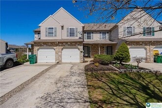 Building Photo - 1753 Pinewind Dr