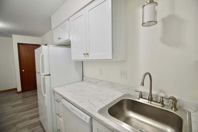 Foto del edificio - 115 Short Beach Rd