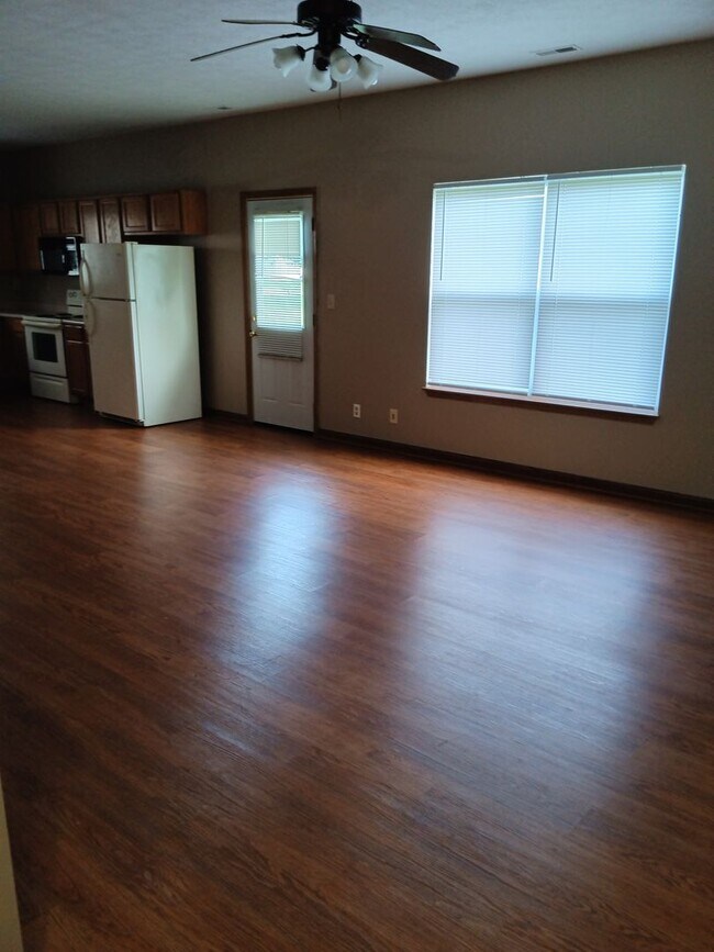 Foto del edificio - 3282 Hopkins Dr