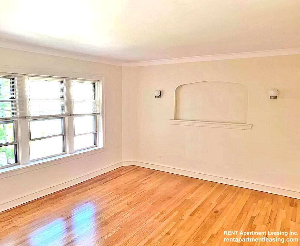 Foto del edificio - 5638 N Kimball Ave