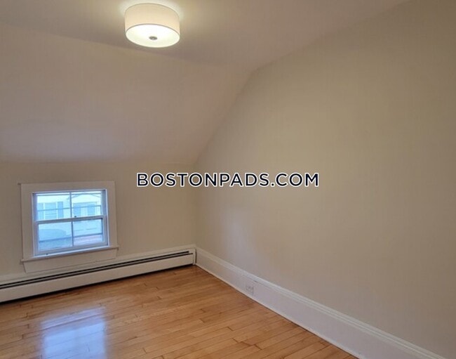 17 Bixby Ave, North Andover, MA 01845 Room for Rent in North Andover