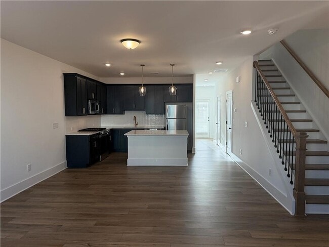 Building Photo - 1605 Aeslin Dr NW