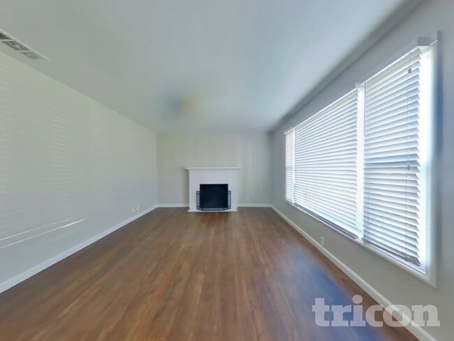 Foto del edificio - 2316 Viola St