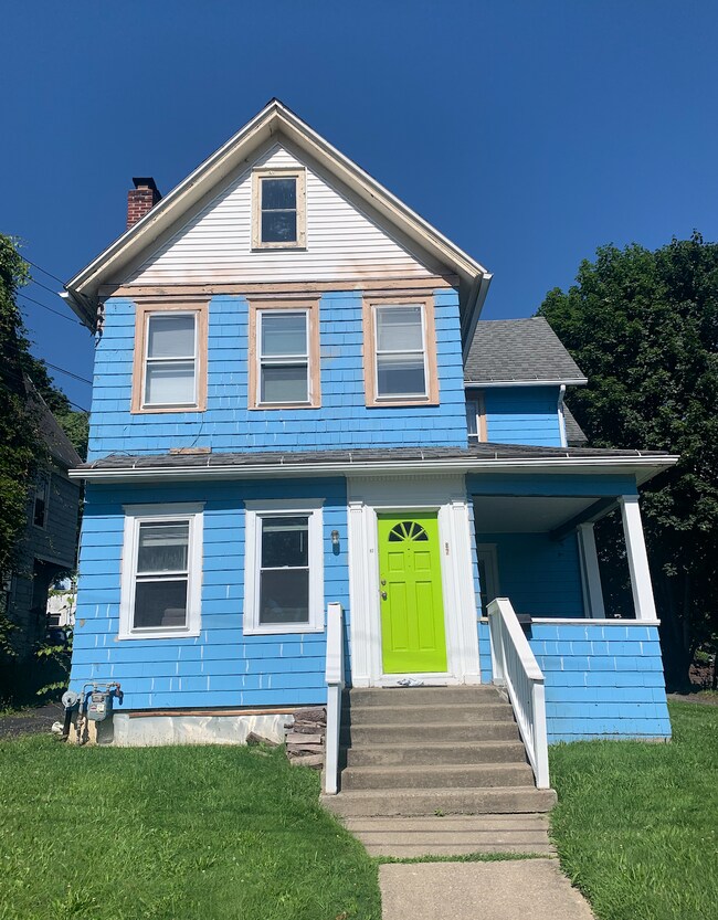 Building Photo - 87 Chapin St