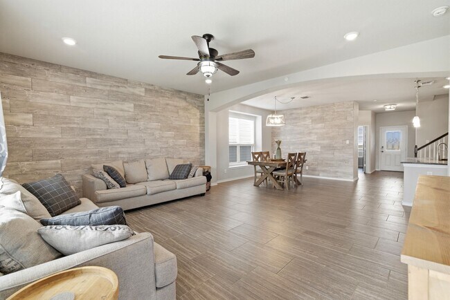 Foto del edificio - 4 Bedroom Home for Rent in San Antonio with Solar Panels – Cinco Lakes Move-In Ready!