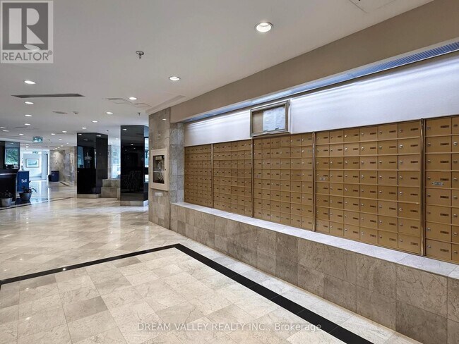 Photo du bâtiment - 3233 Eglinton Ave E