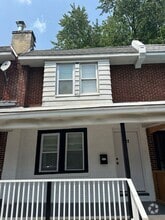 Building Photo - 427 Darby Terrace