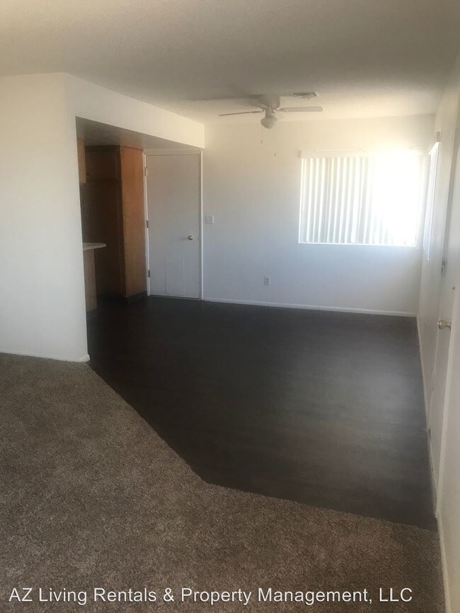 Foto del edificio - 2381 Shorewood Dr