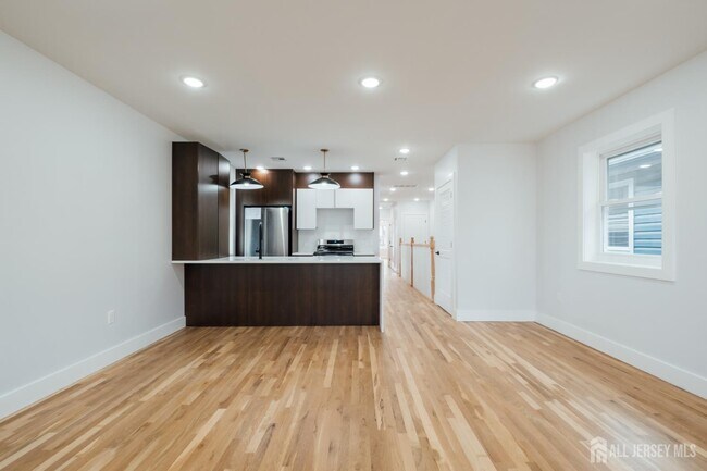 Foto del edificio - 90 Hollywood Ave