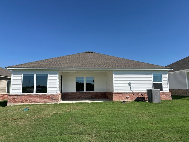 Foto del edificio - NOW PRELEASING! — Cozy 3 Bed, 2 Bath Home in Red Plains!