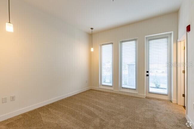 Building Photo - 100 N Dewey St