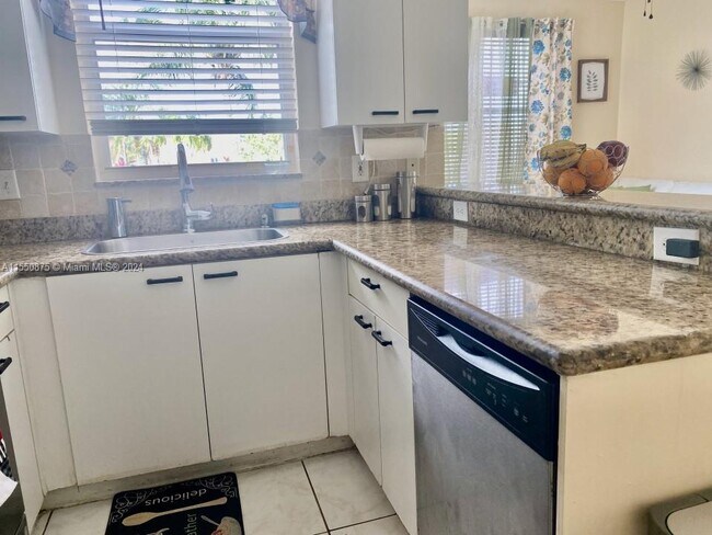 Foto del edificio - 15349 NW 7th St