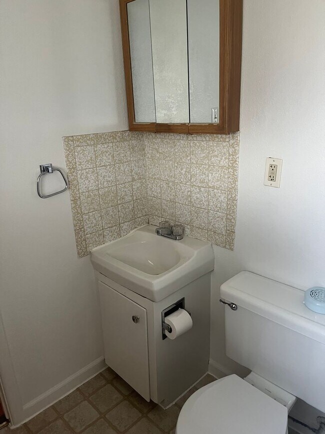 Foto del edificio - 3-Bedroom Home Near Middle & High School with Large Fenced Yard!