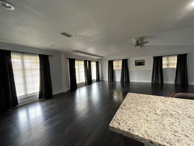 Foto del edificio - 2702 60th St