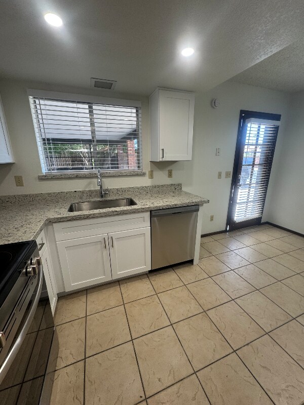Foto del edificio - 865 W 8th Pl