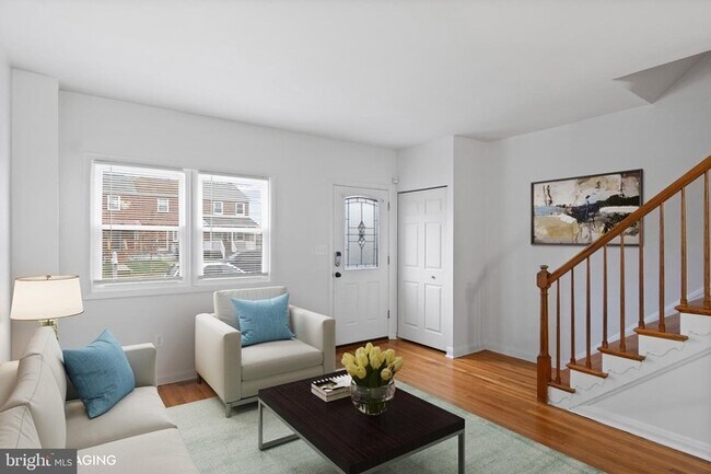 Building Photo - 3 Bedroom Dundalk