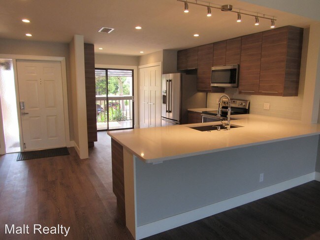 Building Photo - 15493 Admiralty Cir
