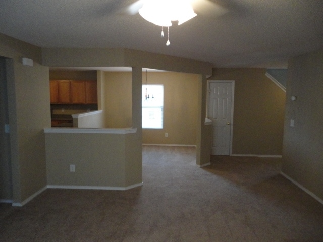 Building Photo - 3004 Van Dorn Rd