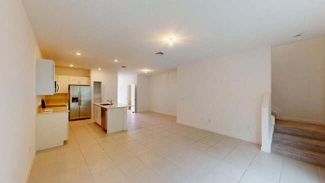 Building Photo - 4643 Hollister Ave