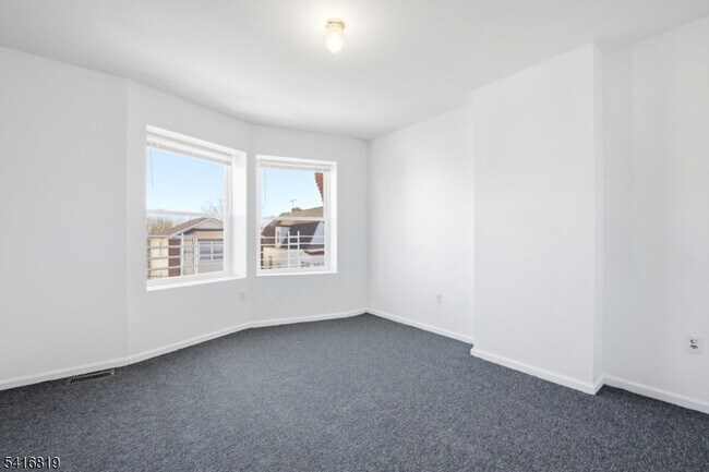 Foto del edificio - 44 3rd St