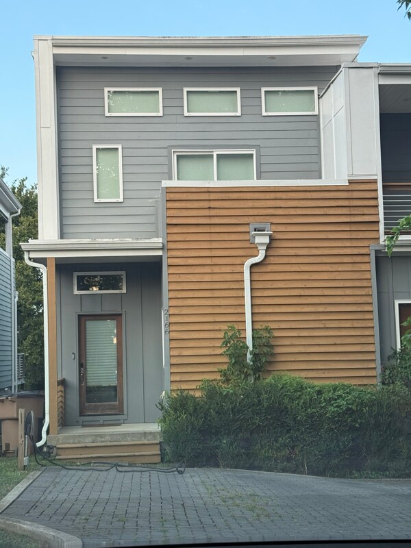 Foto del edificio - 2166 Byrum Ave