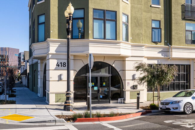 Entrance - Linden Apartments