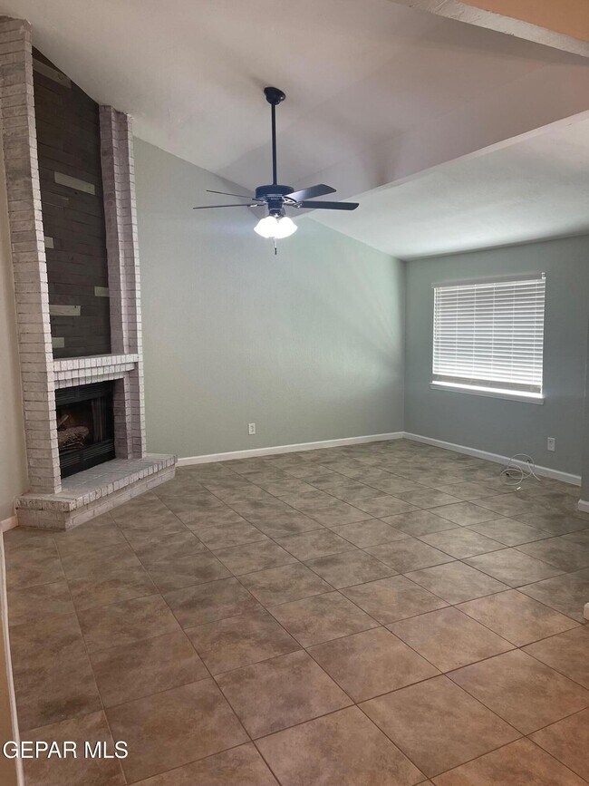 Building Photo - 1516 Greg Powers Dr