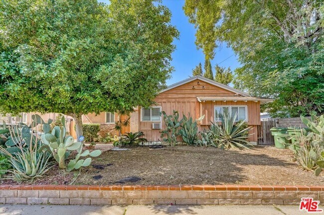Building Photo - 15905 Enadia Way