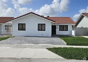 Building Photo - 14765 Kendale Lakes Blvd