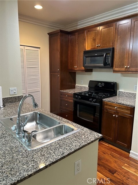 Foto del edificio - 1356 Scholarship