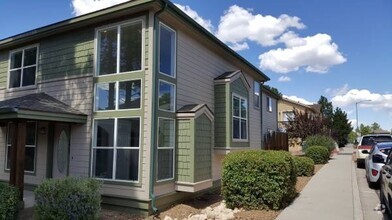 Building Photo - 1396 E Scarlet Dr