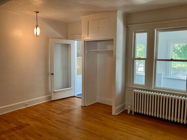 Foto del edificio - 714 Magill Ave