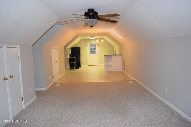 Foto del edificio - 335 E Pennsylvania Ave