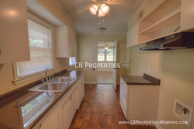 Foto del edificio - Check it out! Recently Renovated 2 bedroom...